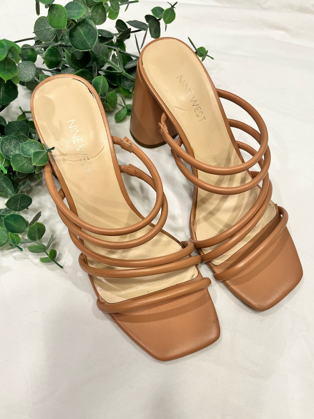 Nine West Glowy 3-M Tan Sandals Size 8